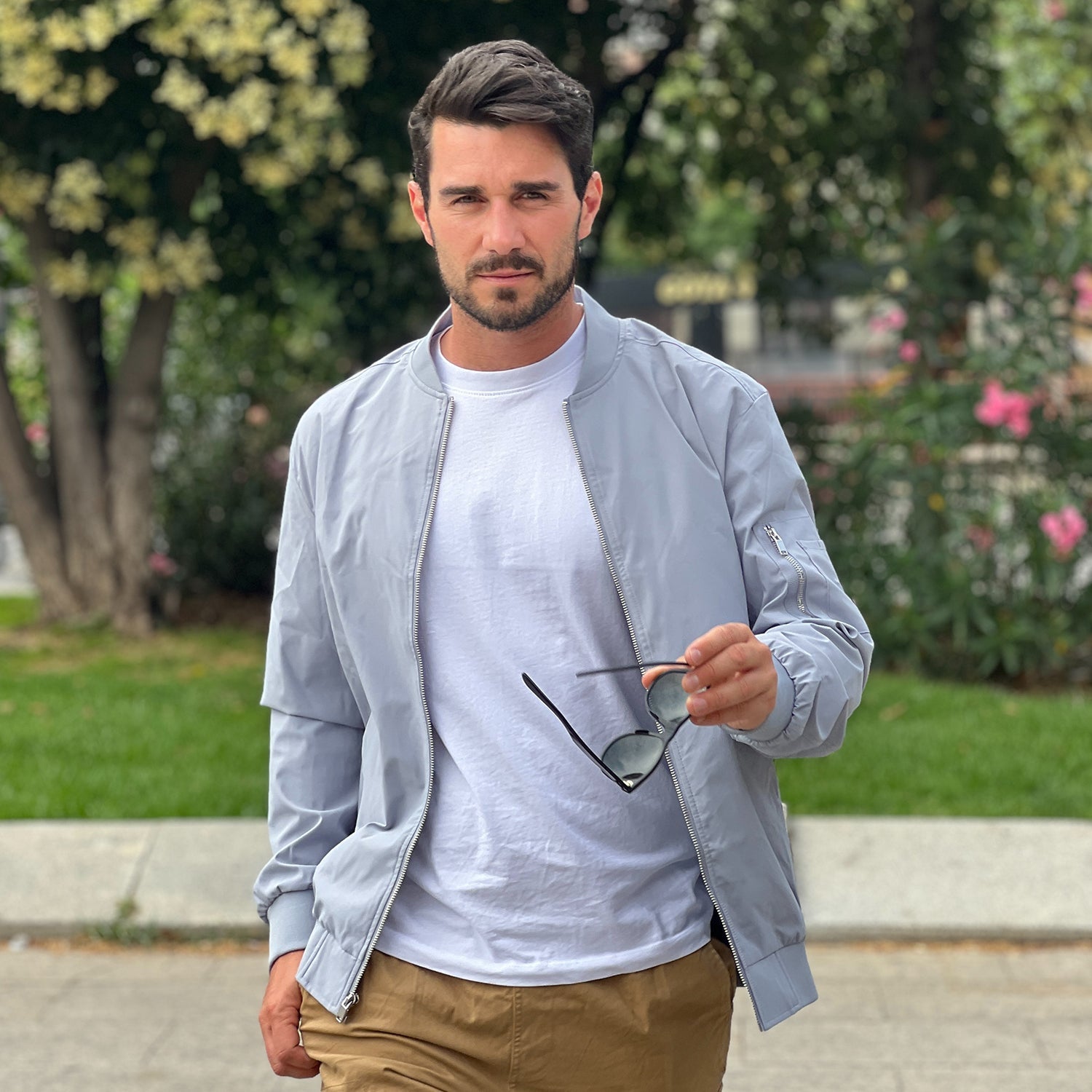 The Ultimate Guide to the Men's Black Cargo Jacket in 2024 - MAGCOMSEN