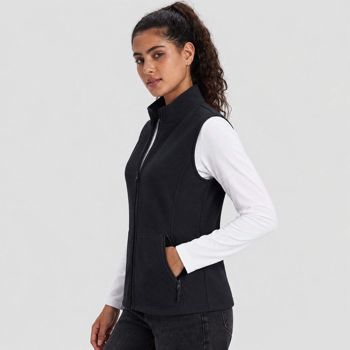 Women's Fleece Vest Lightweight Zip Up Sleeveless Warm Layer with Pockets