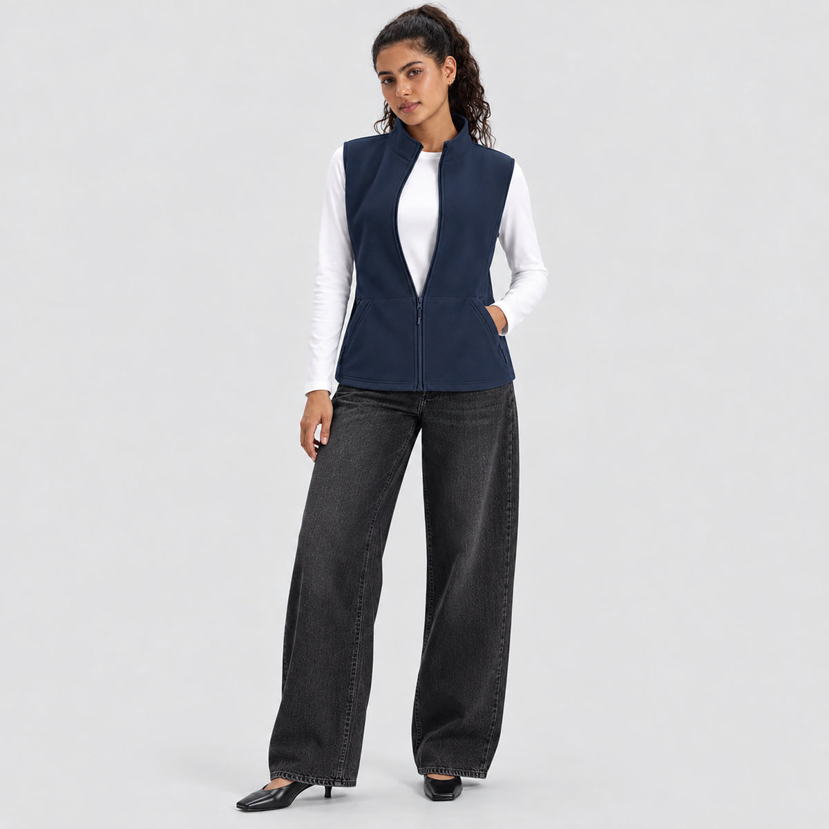 Women's Fleece Vest Lightweight Zip Up Sleeveless Warm Layer with Pockets