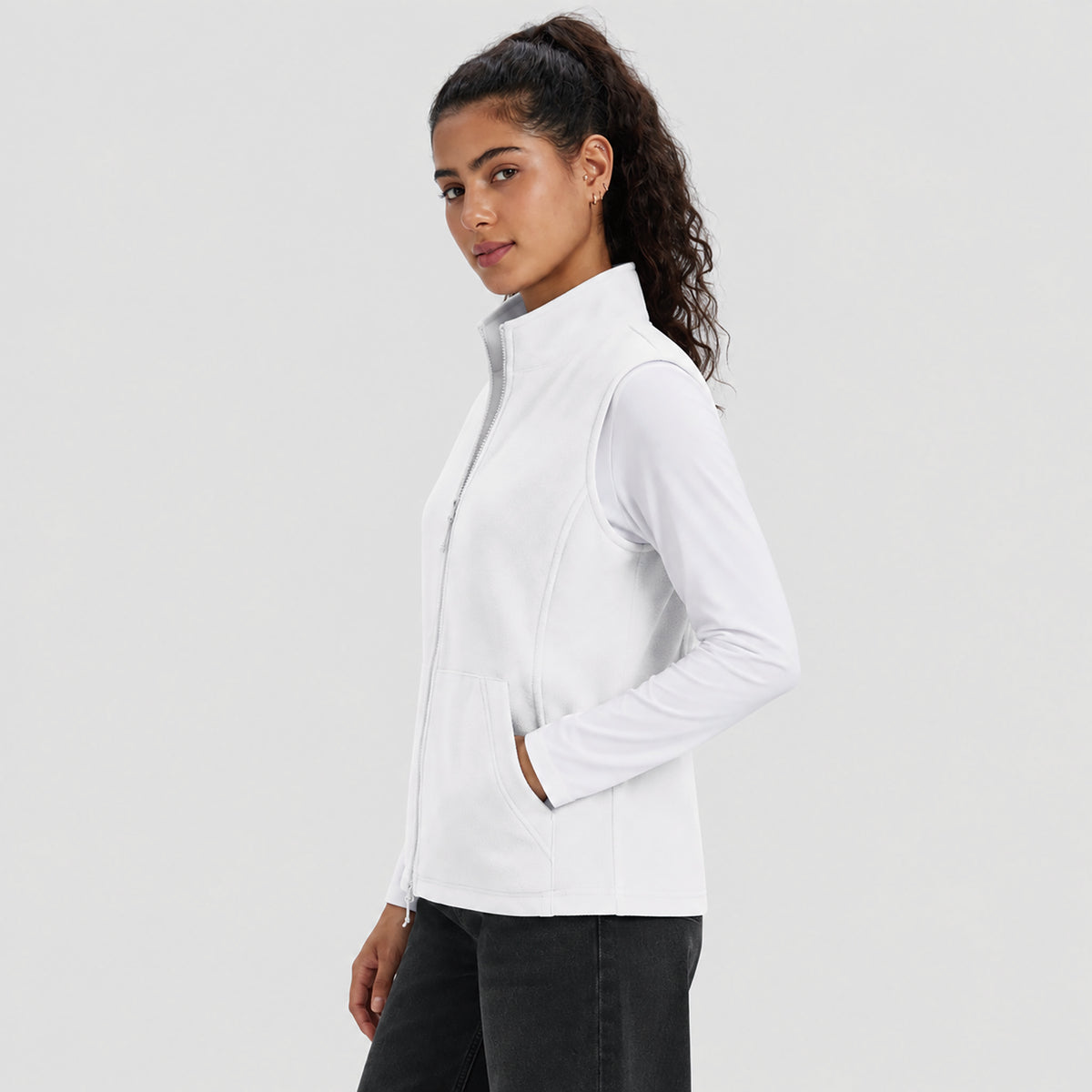 Women's Fleece Vest Lightweight Zip Up Sleeveless Warm Layer with Pockets