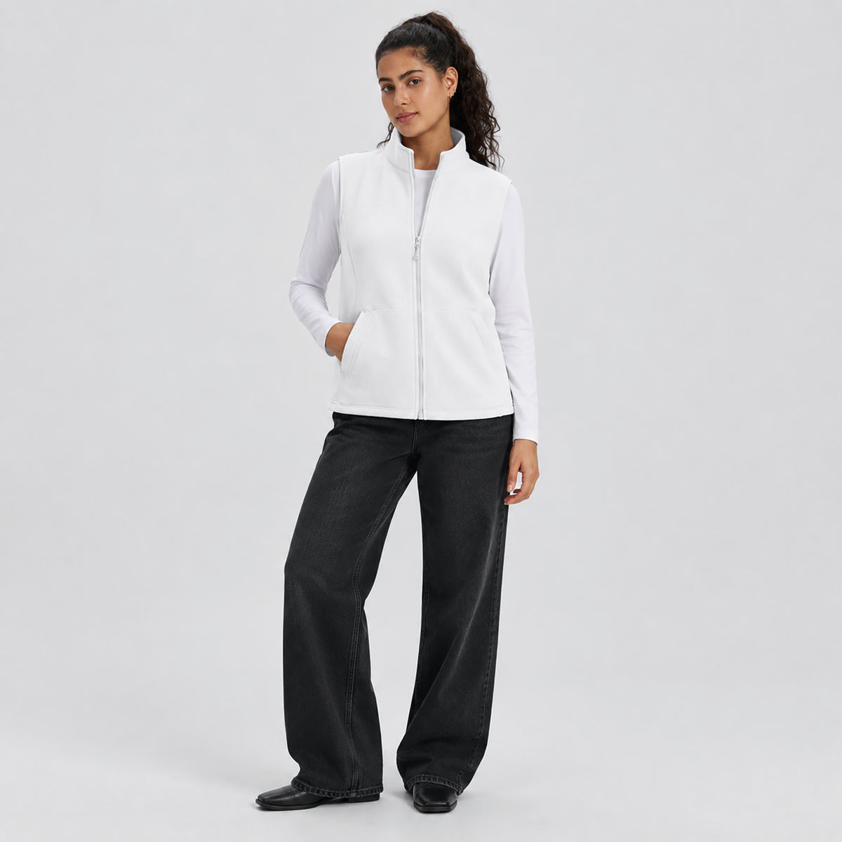 Women's Fleece Vest Lightweight Zip Up Sleeveless Warm Layer with Pockets