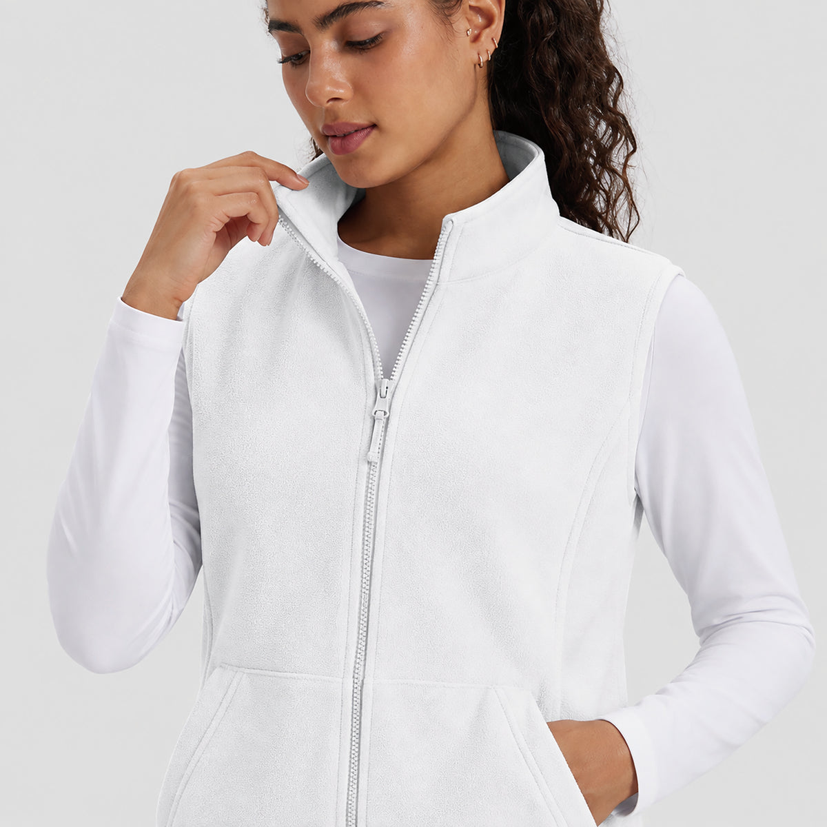 Women's Fleece Vest Lightweight Zip Up Sleeveless Warm Layer with Pockets